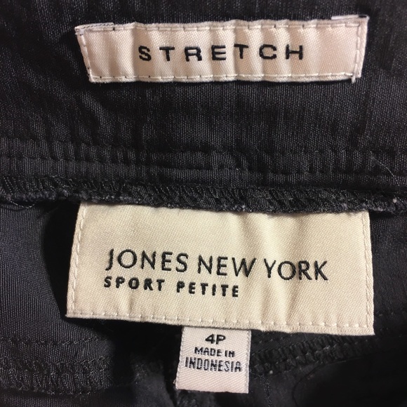 223.  Jones New York pants size 4P - Picture 2 of 8